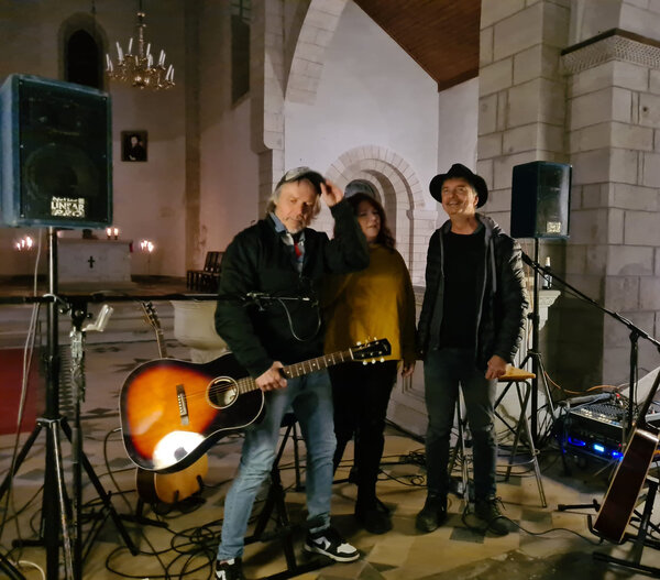 Das "Some Folk Trio" begeistert im Planetarium Aschersleben.